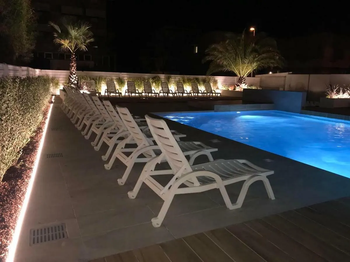 Hotel Montmartre Rimini