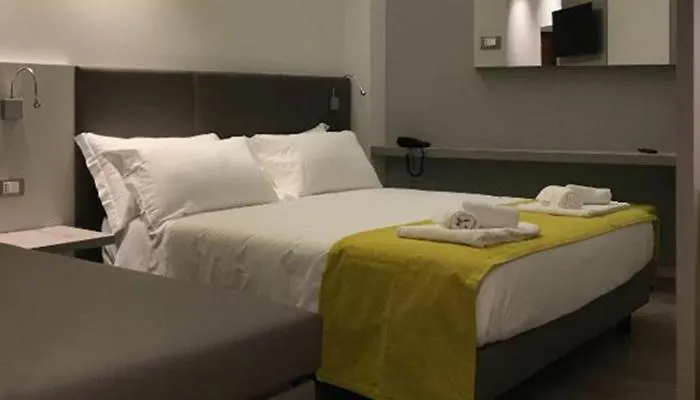 Hotel Montmartre Rimini 3*,