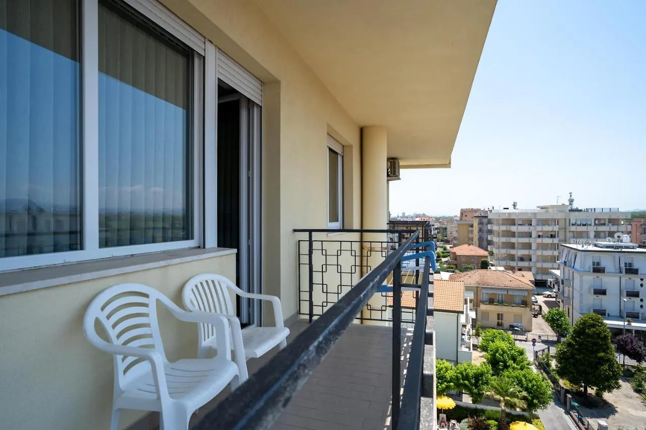 Hotel Montmartre Rimini