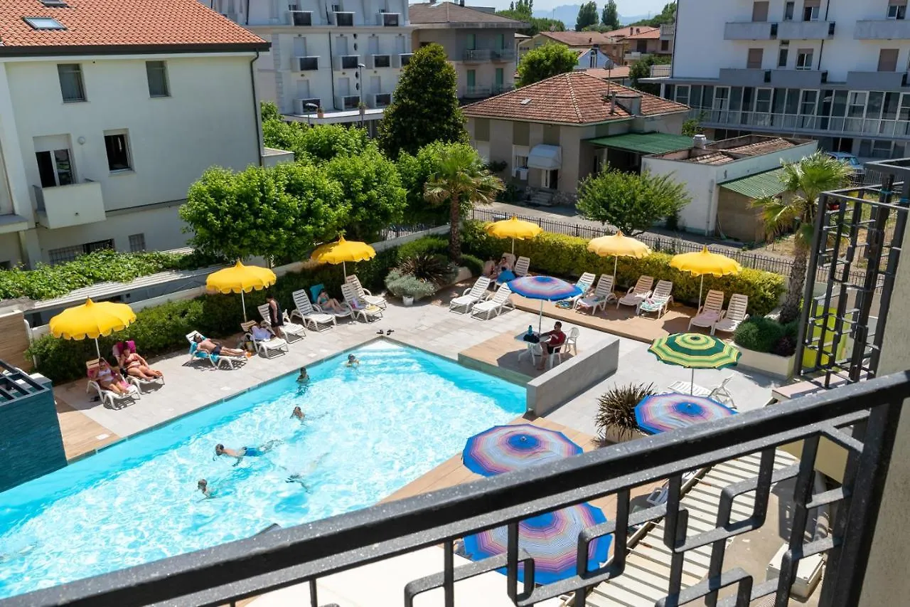 Hotel Montmartre Rimini 3*,