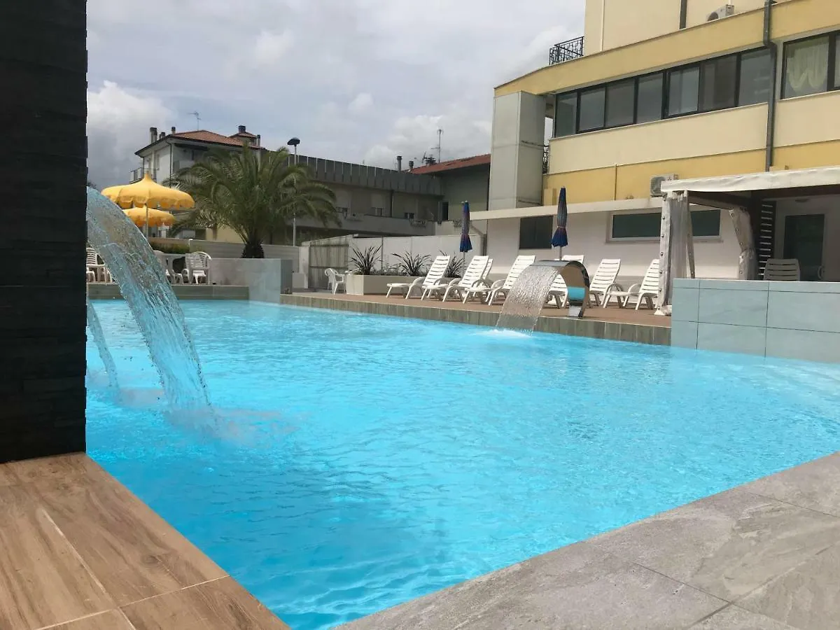 Hotel Montmartre Rimini
