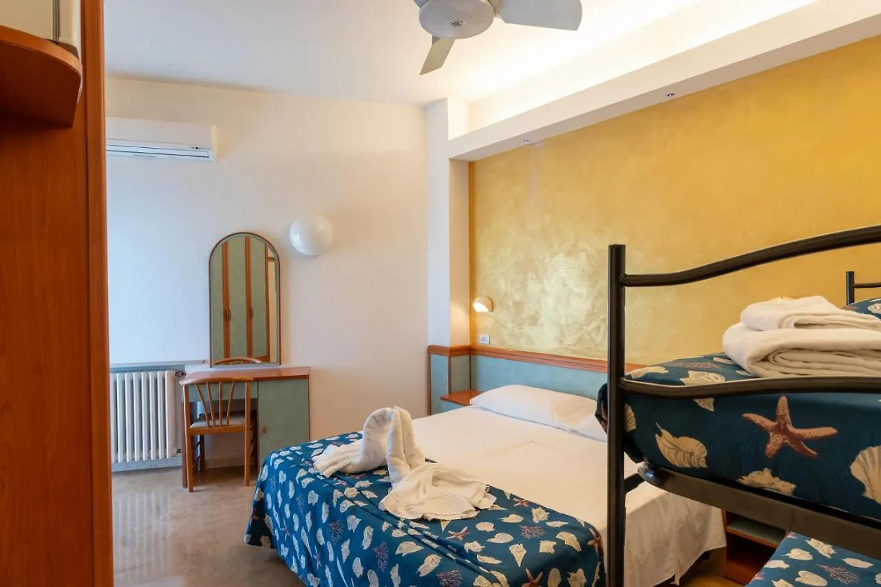 Hotel Montmartre Rimini